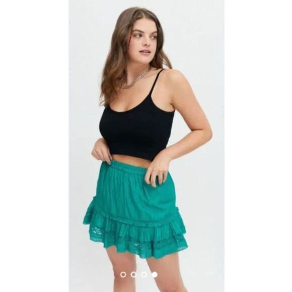 Urban Outfitters Green Desert Dream Ruffle Mini Skirt Size Small - Picture 1 of 6